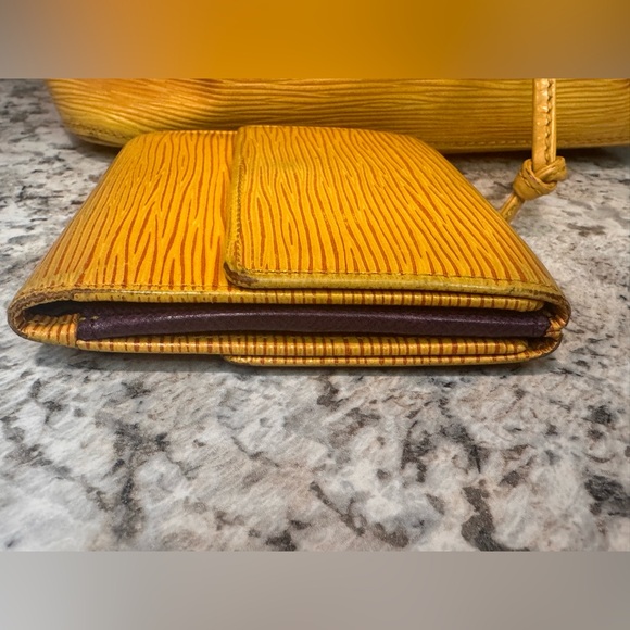 GUC✨LOUIS VUITTON BUNDLE Handbag & Wallet Epi Petit Noe CALLOUTS IN PHOTOS - Picture 14 of 16